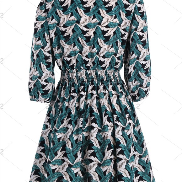 Palm Leaf Print Pleated Dress - Picture 3 of 7